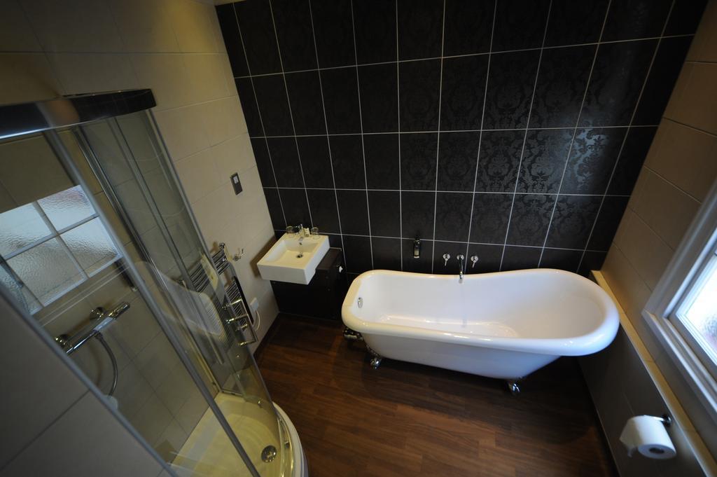 The Bull Hotel Stony Stratford Extérieur photo